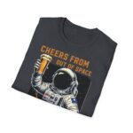 T-Shirt "Cheers from out of space" – Bild 10