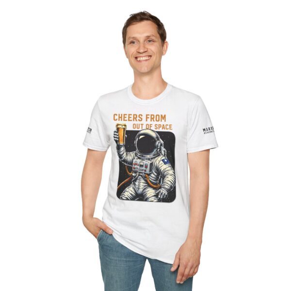 T-Shirt "Cheers from out of space" – Bild 35